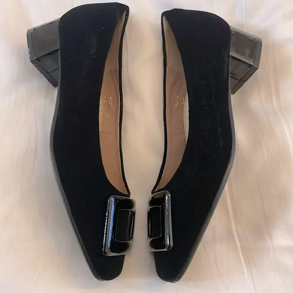 GG COLLECTION BLACK VELVET BALLET FLATS WITH SQUARE BLACK DETAIL.  NEW I…