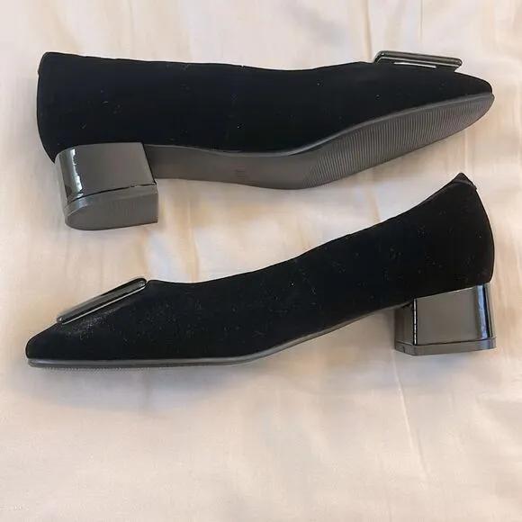 GG COLLECTION BLACK VELVET BALLET FLATS WITH SQUARE BLACK DETAIL.  NEW I…