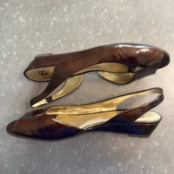 Gianni Bini Brown Crackled Leather Peep Toe Slingback Wedges – Size 9M