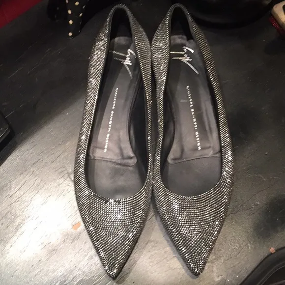 Giuseppe Zanotti 💎LUXURY💎 rhinestone embellished Pointed Toe Flats