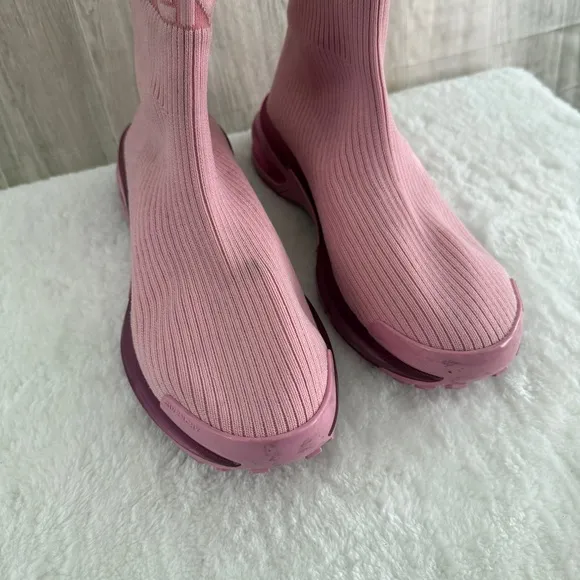 GIVENCHY  Pink Sneakers with Ribbed Knit Upper Size 40 Made in Italy