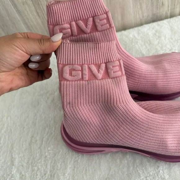 GIVENCHY  Pink Sneakers with Ribbed Knit Upper Size 40 Made in Italy