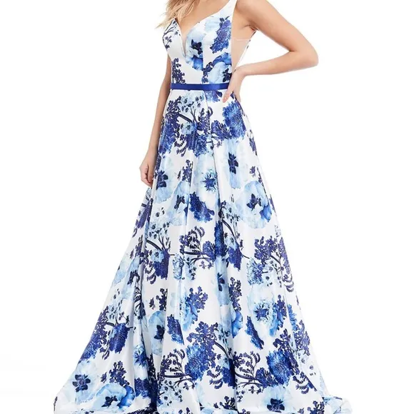Glamour by Terani Couture Sleeveless V-Neck Floral Print Ball Gown