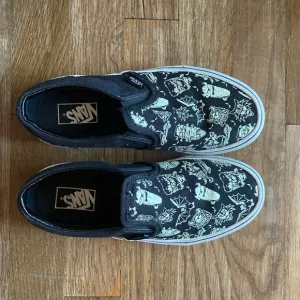 Glow In The Dark Vans Spooky Halloween Cat Bat Monster Boys Size 2.5 Shoes
