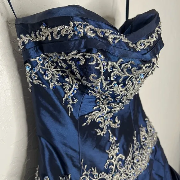 Gorgeous Handmade Formal Prom Dress | 6