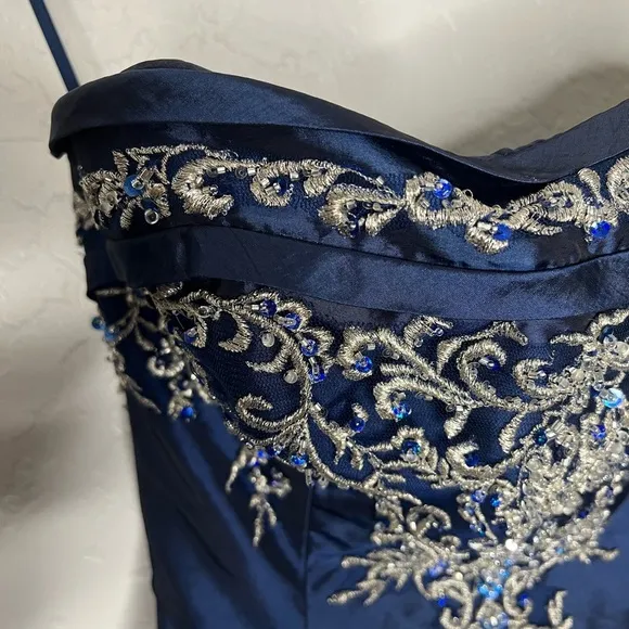 Gorgeous Handmade Formal Prom Dress | 6