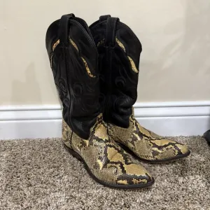 Great western boot Co. snake skin Size 5.5 M women's
