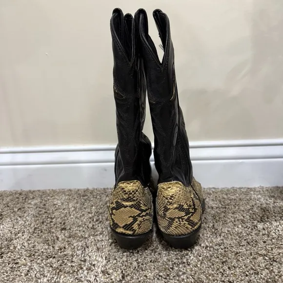 Great western boot Co. snake skin Size 5.5 M women's
