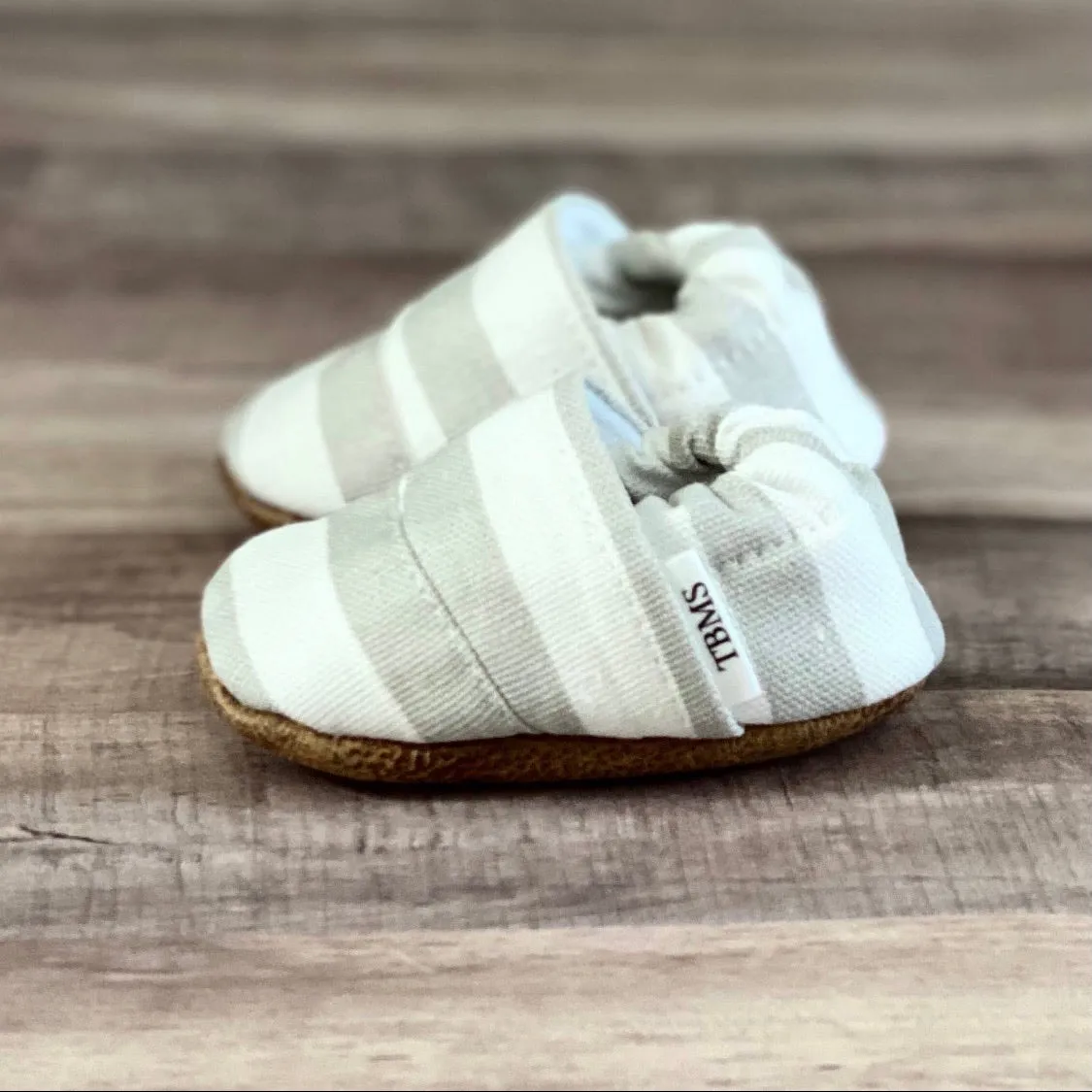 GREY   WHITE STRIPE Moccasins