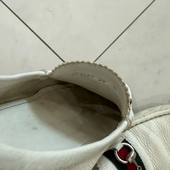 Gucci White Leather Loafers with Sleek Slip-On Design