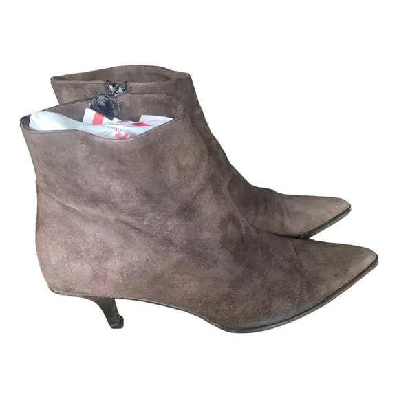 GUCCI Women’s Brown Suede Side Zip Booties Size 8