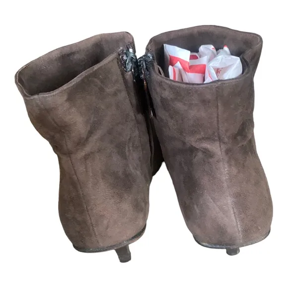 GUCCI Women’s Brown Suede Side Zip Booties Size 8