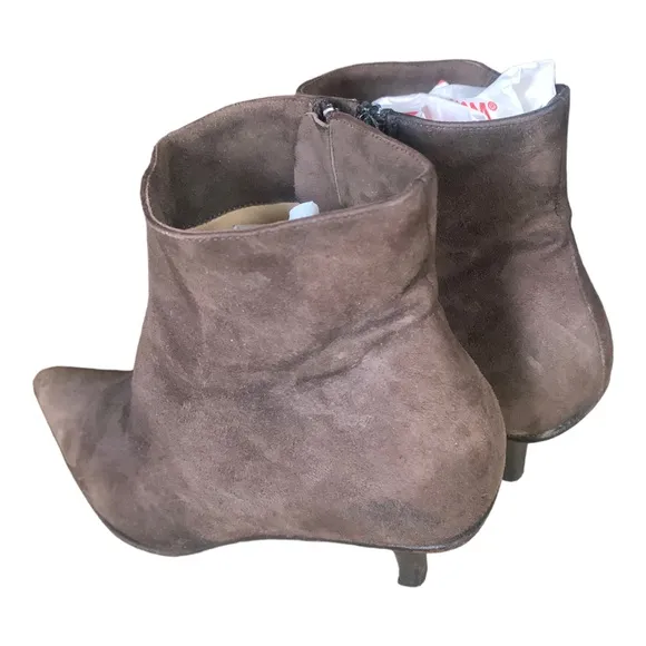 GUCCI Women’s Brown Suede Side Zip Booties Size 8