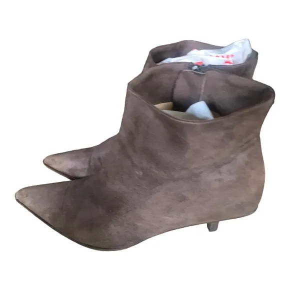 GUCCI Women’s Brown Suede Side Zip Booties Size 8