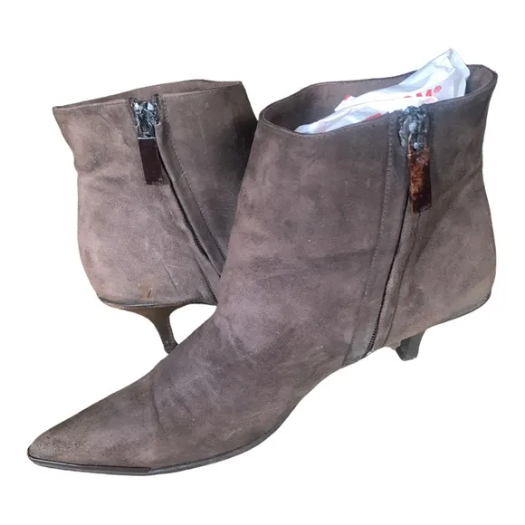 GUCCI Women’s Brown Suede Side Zip Booties Size 8