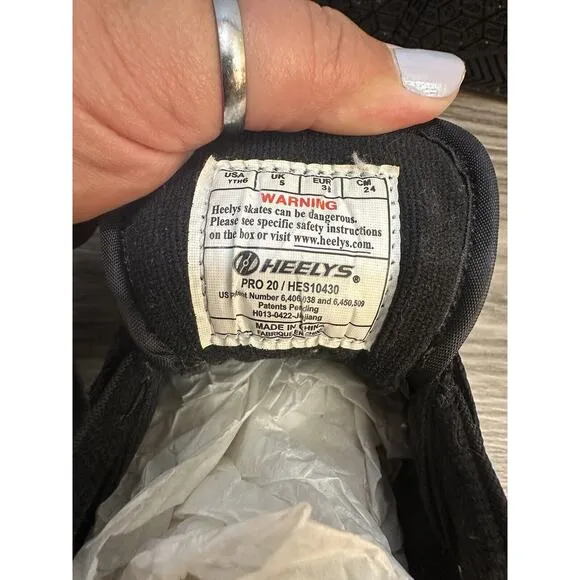Heely's PRO 20 Unisex Kids Black Sneakers (US 6/UK5/EU 38)