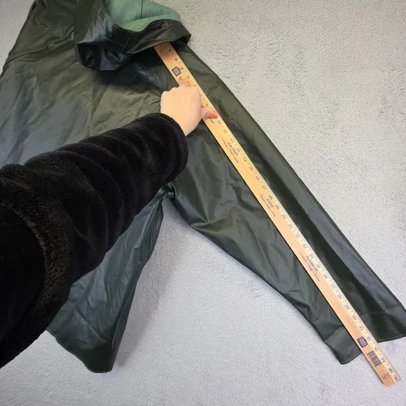 Helly Hansen Rain Coat Men L Green Hooded Waterproof Outdoor Jacket Fishing Boat