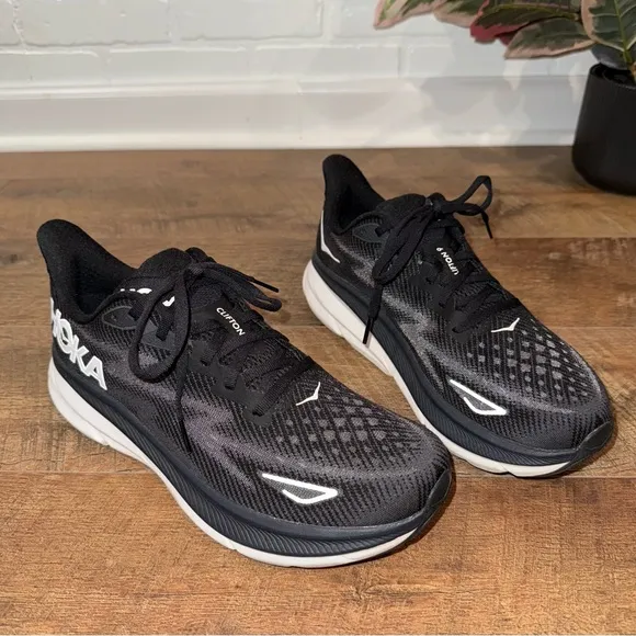 Hoka Women’s Clifton 9 Everyday Black Running Shoes