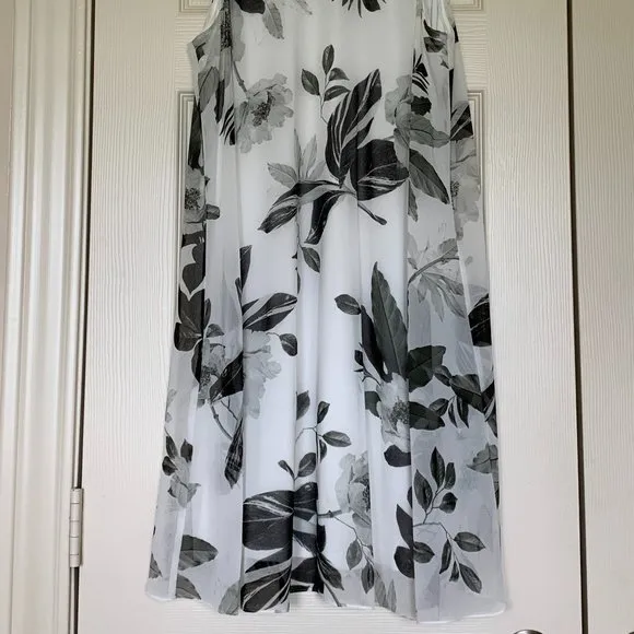 🎉HP🎉 Calvin Klein Sz 6 Women Grey &amp; White Floral Tropical Sleeveless Dress EUC