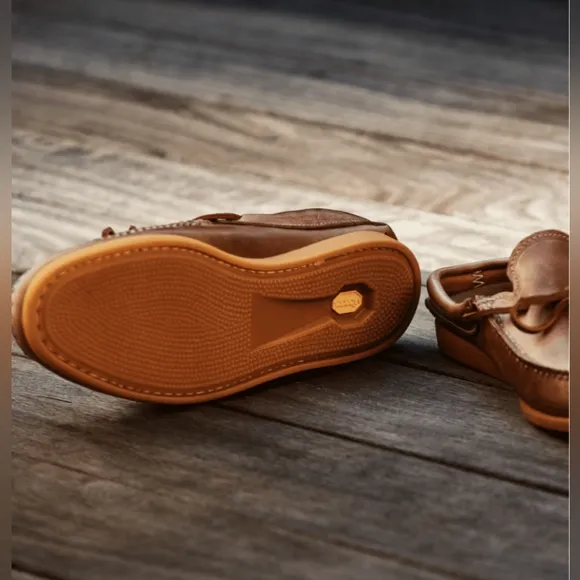 Huckberry EasyMoc Slip On Boat Shoes Honey Vibram Cow Leather Size 11 Maine USA