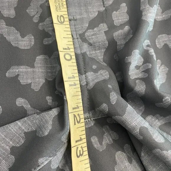 HUK Performance Pursuit Running Lakes Gray Camo Fishing 6&quot; Shorts Men's Size XXL