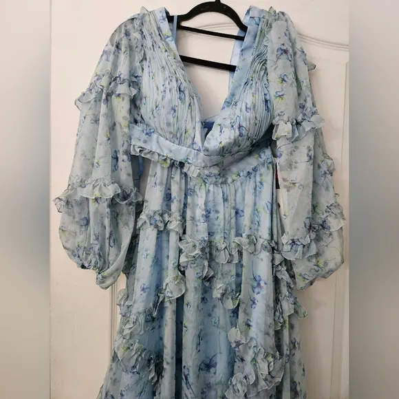 Ieena for Mac Dugga lRuffle Tiered blue  Floral Cutout Long Sleeve Gown SZ 6 NWT