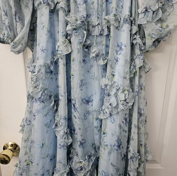 Ieena for Mac Dugga lRuffle Tiered blue  Floral Cutout Long Sleeve Gown SZ 6 NWT