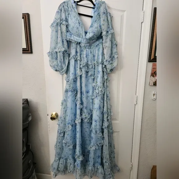 Ieena for Mac Dugga lRuffle Tiered blue  Floral Cutout Long Sleeve Gown SZ 6 NWT