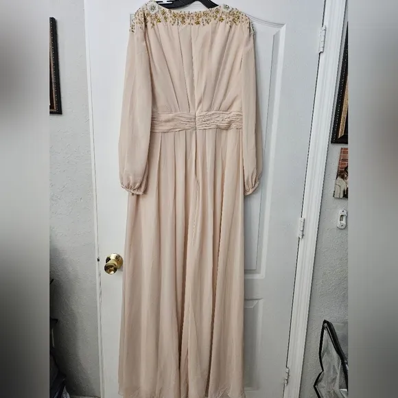 Ieena for Mac Duggal Embellished Shoulder Blouson Sleeve Evening Gown Porcelain