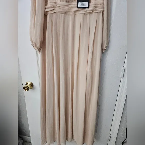 Ieena for Mac Duggal Embellished Shoulder Blouson Sleeve Evening Gown Porcelain