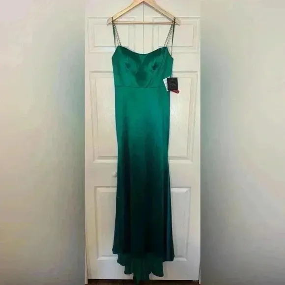 Ieena for Mac Duggal Emerald  Green Gown Size 8 NWT