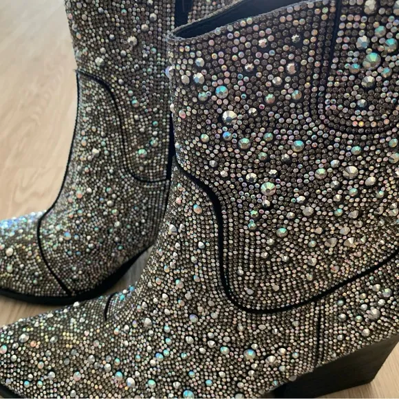 Iridescent rhinestone cowgirl ankle boot nwot eras Taylor