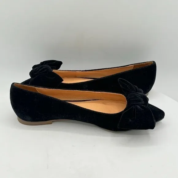 JACK ROGERS HEIDI VELVET LARGE BOW WOMENS FLATS  SIZE 6  COLOR BLACK VELVET  NEW