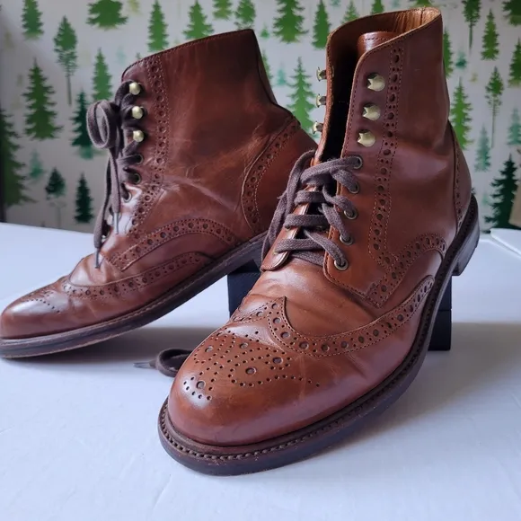 J.CREW LUDLOW LEATHER WING TIP BOOTS.