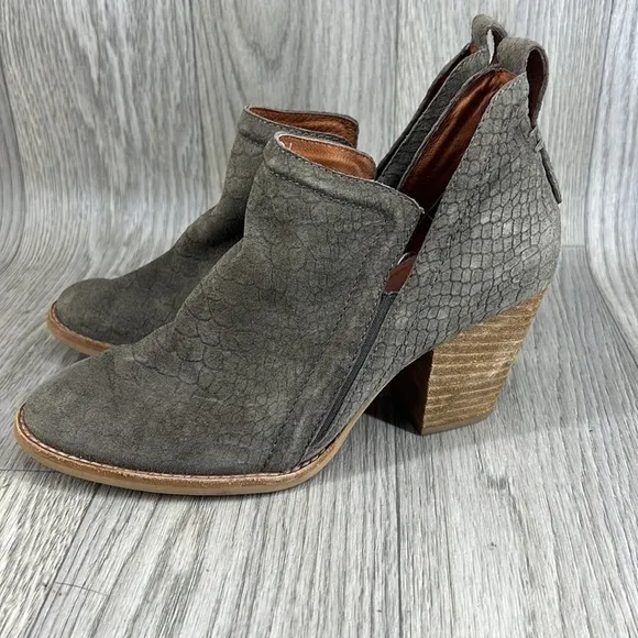 Jeffrey Campbell Rosee Round Toe Ankle Boot