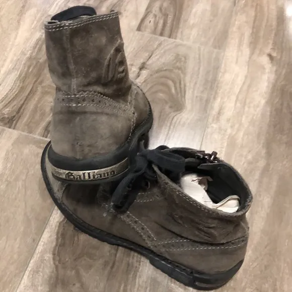 🔥🔥John Galliano boots.