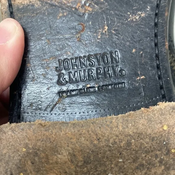 Johnston &amp; Murphy black side zip leather boots size 9.