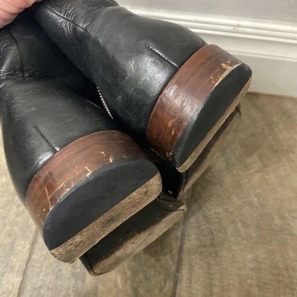 Johnston &amp; Murphy black side zip leather boots size 9.