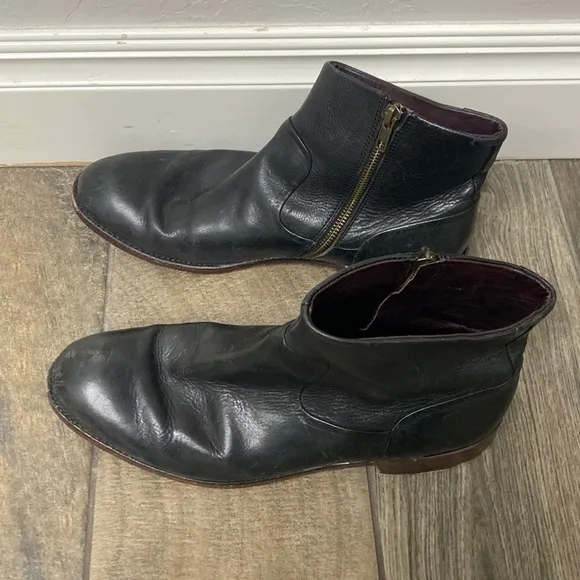 Johnston &amp; Murphy black side zip leather boots size 9.