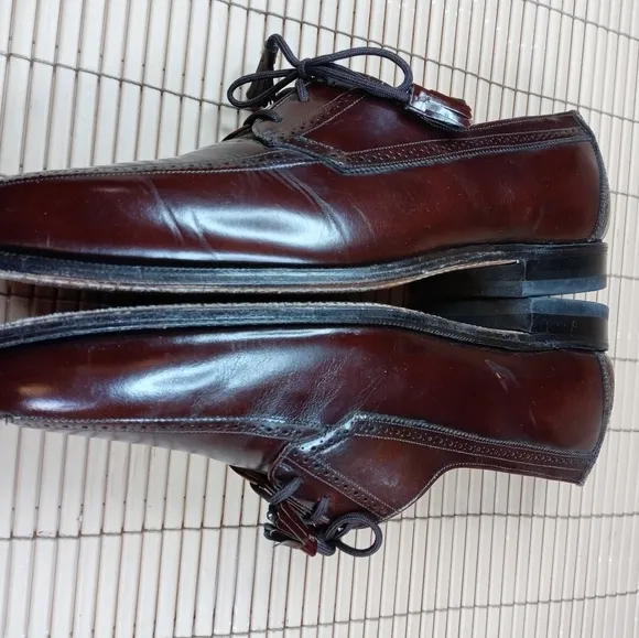 Johnston &amp; Murphy Crown Aristocraft Rare Brogue Apron Toe Derby tassel lace brow