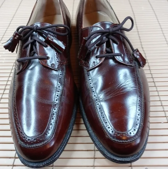 Johnston &amp; Murphy Crown Aristocraft Rare Brogue Apron Toe Derby tassel lace brow