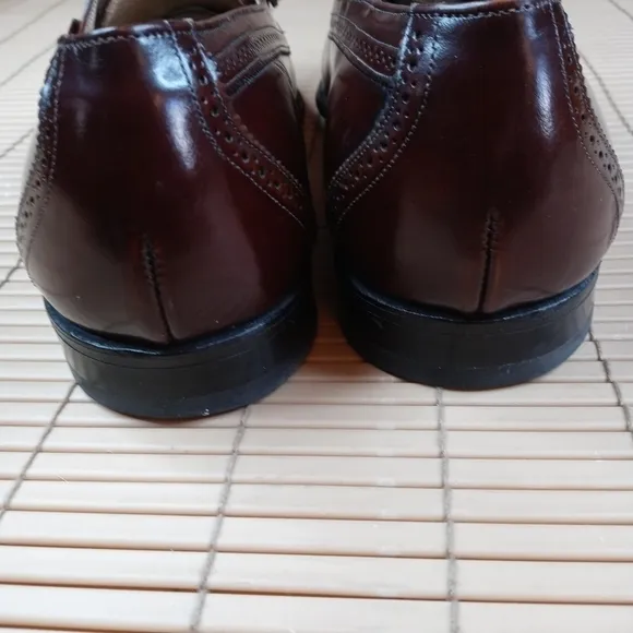 Johnston &amp; Murphy Crown Aristocraft Rare Brogue Apron Toe Derby tassel lace brow