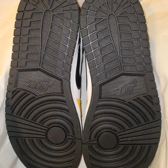 Jordan 1 Flyease Mens Shoes 9.5
