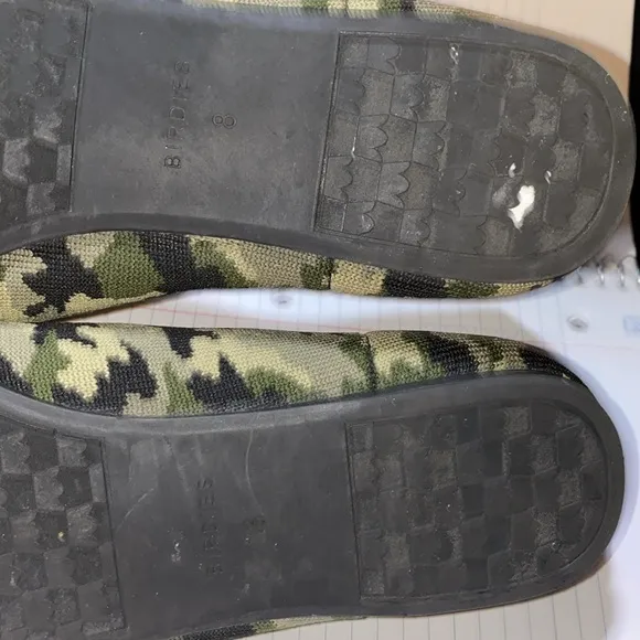 Judy   Birdies Camo Pointed Toe Flats 8 limited edition