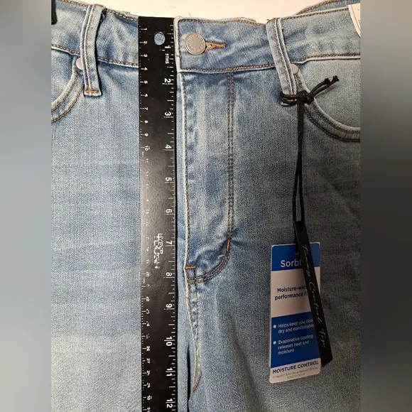 Judy Blue Shorts Moisture Wicking Cooling Tech Hi Rise Light Wash Cuff Sz 1x New