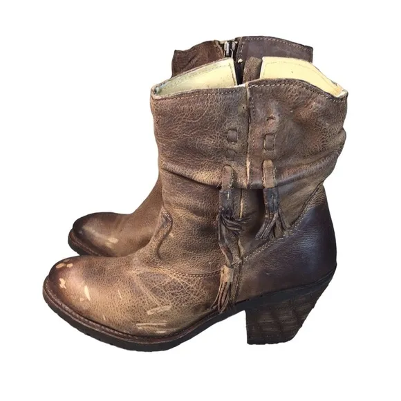 Justin Western Rodeo Cowgirl Leather Distressed Boots Size 8B Side Zip Tassels