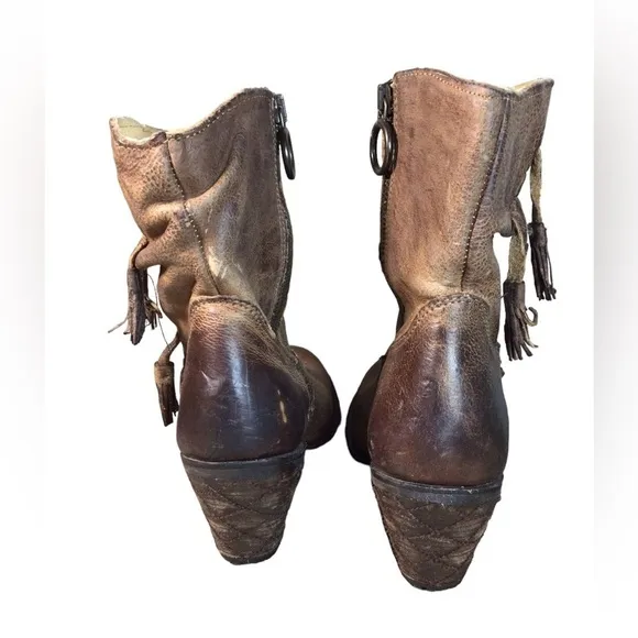 Justin Western Rodeo Cowgirl Leather Distressed Boots Size 8B Side Zip Tassels