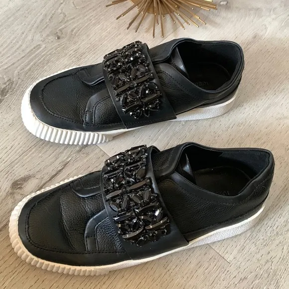Karl Lagerfeld Paris Jules Black Slip On Shoes 6.5/37 stones.