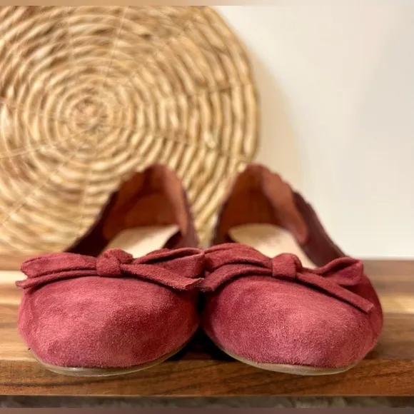 Kate Spade New York Eleni Petaled Ballet Flats in Dark Red Size 8