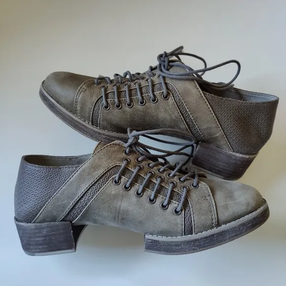 Kelsi Dagger Brooklyn Taylor Platform Split Sole Derby